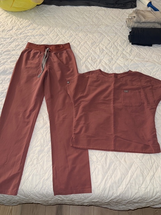 Figs Pants - Mauve Two-Piece Figs Scrub Set